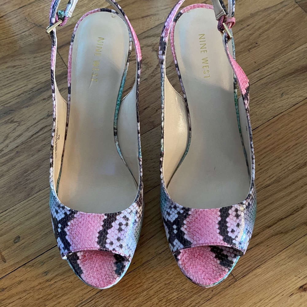Sling-Back Peep Toe - Picture 3 of 5